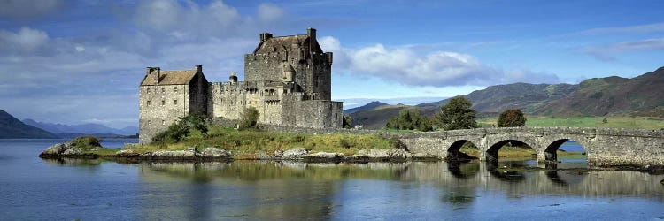 Eilean Donan Castle, Kintail National Scenic Area, Highland, Scotland, United Kingdom