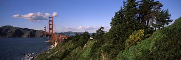 Golden Gate Bridge: Suspension bridge across the bay, Golden Gate Bridge, San Francisco Bay, San Francisco, California, USA by Panoramic Images
