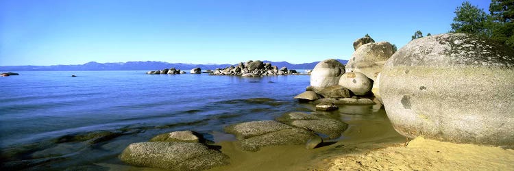 Boulder Piles, Lake Tahoe, California, USA