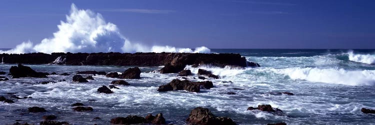 Waves breaking on the coast