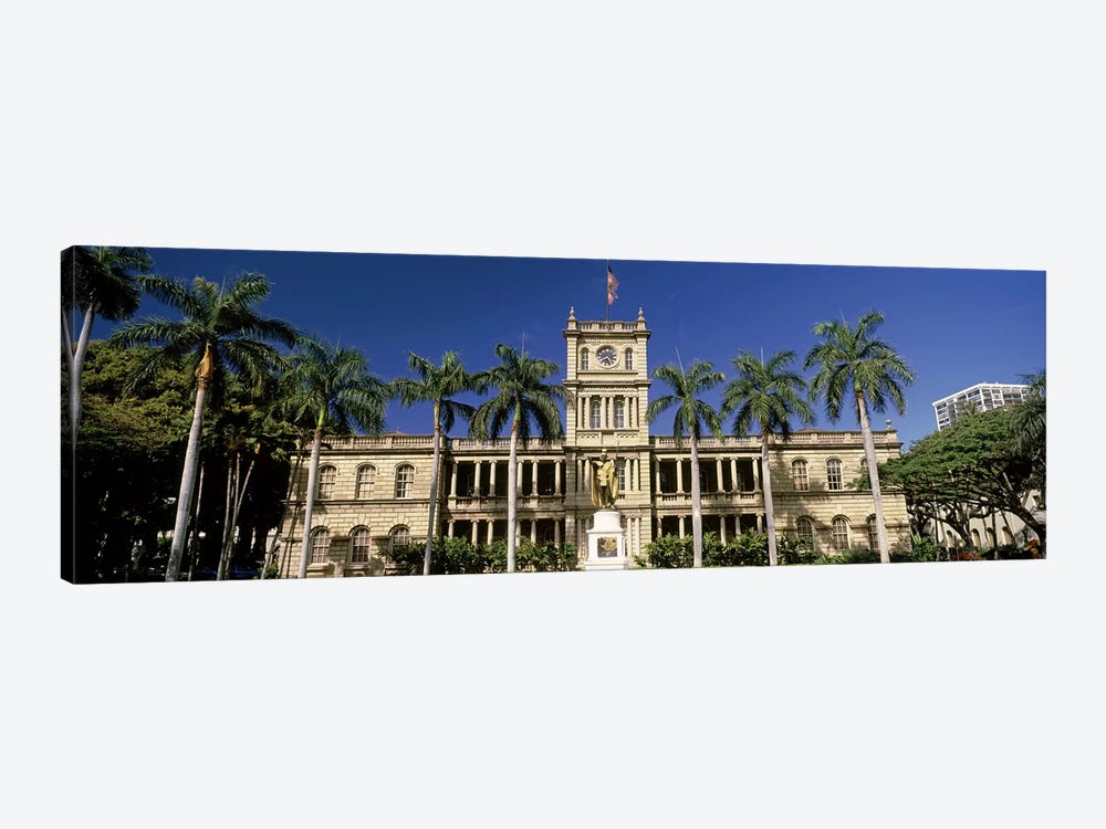 Facade of a government building, Aliiolani Hale, Honolulu, Oahu, Honolulu County, Hawaii, USA by Panoramic Images 1-piece Canvas Art