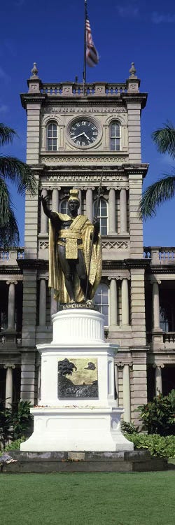 Statue of King Kamehameha in front of a government building, Aliiolani Hale, Honolulu, Oahu, Honolulu County, Hawaii, USA #2