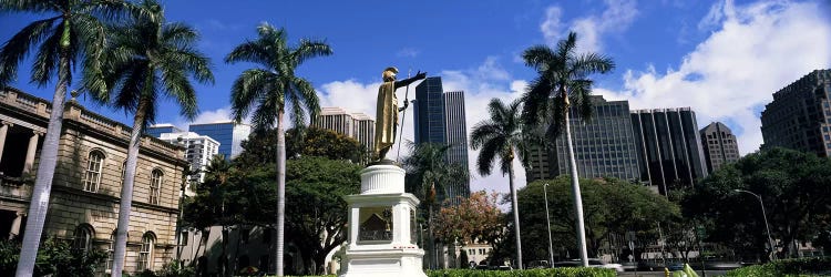 Statue of King Kamehameha in front of a government building, Aliiolani Hale, Honolulu, Oahu, Honolulu County, Hawaii, USA #3