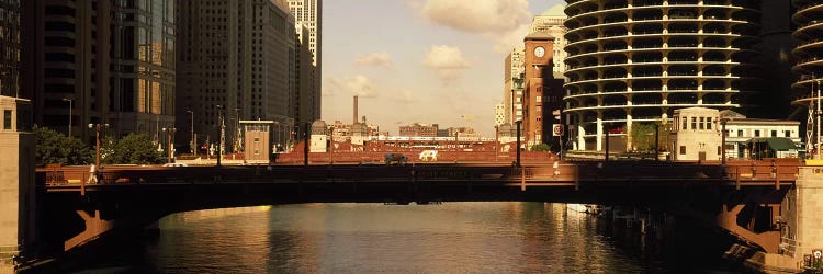 Buildings at the waterfront, Marina Towers, Chicago River, Chicago, Cook County, Illinois, USA