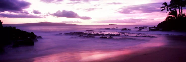 Fuchsia Coastal Sunset, Makena Beach, Maui, Hawaii, USA