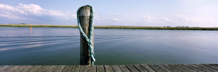 Rope at small harborMecklenburg-Vorpommern, Germany