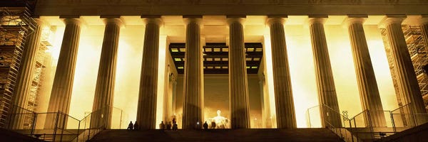 Washington, D.C.: Columns surrounding a memorialLincoln Memorial, Washington DC, USA by Panoramic Images