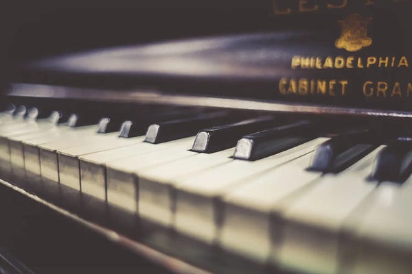 Pianos: Philly Keys by Apryl Roland