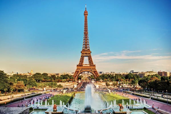 Canvas Print: Eiffel Tower And Fountain Paris France by Paul Rommer
