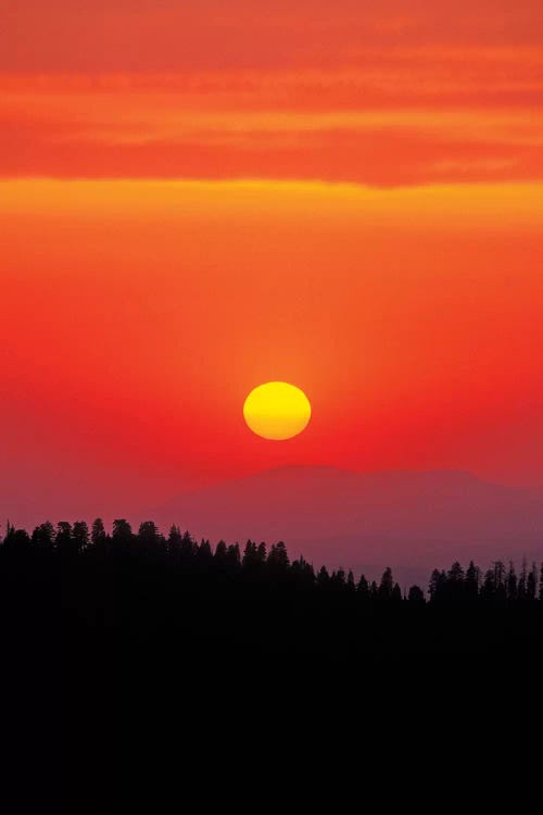 Sunset over the Sierra Nevada foothills from Moro Rock, Giant Forest, Sequoia NP, California