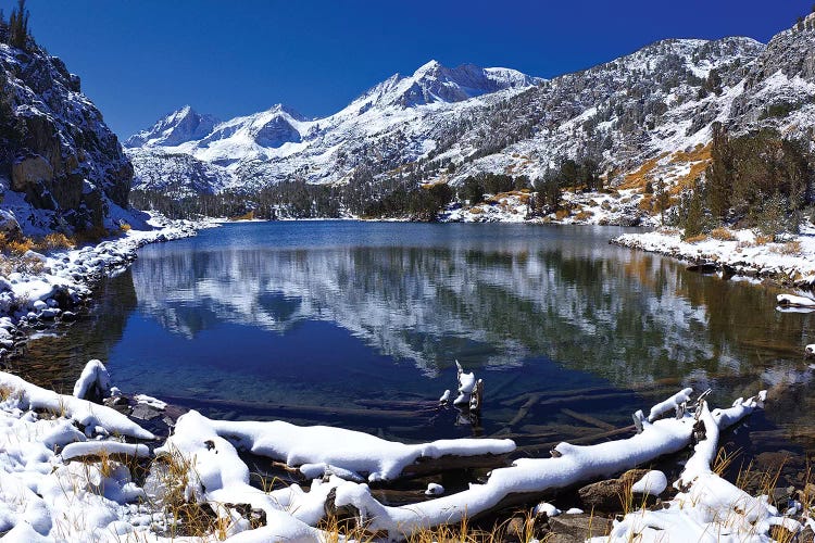 Fresh snow on Mount Abbot from Long Lake, John Muir Wilderness, California, USA