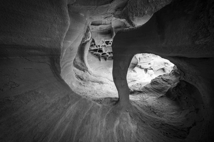 Windstone Arch III, Fire Cave, Valley Of Fire State Park, Nevada, USA