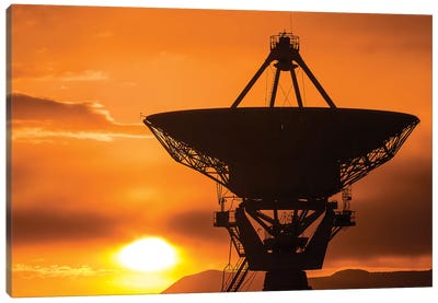 Radio telescope at sunset, Socorro, New Mexico, USA Canvas Art Print