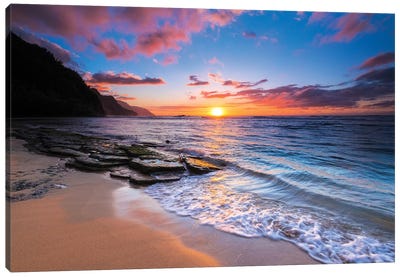 Sunset over the Na Pali Coast from Ke'e Beach, Haena State Park, Kauai, Hawaii, USA I Canvas Art Print - Beach Sunrise & Sunset Art