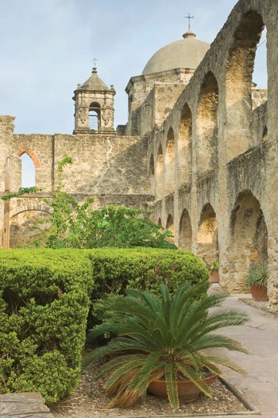 Cream Art - Canvas Prints: Texas, San Antonio, San Antonio Missions NHP, Misison San Jose Y San Miguel De Aguayo Courtyard by Rob Tilley