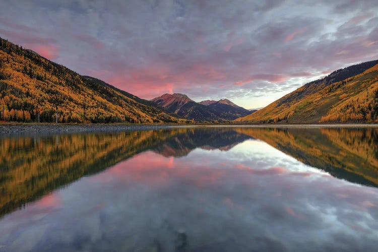 Volcano Autumn At Red Mountain Pass