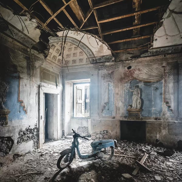 Industrial Office: Villa Vespa by Simon Yeung