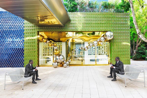 Miami: Mirrored Conversation Miami by Susanne Kremer