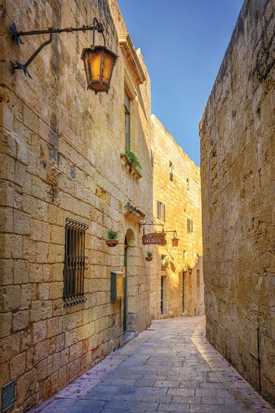 Malta: Secret Alley, Malta by Susanne Kremer