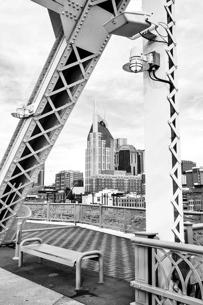 Tennessee: Skyline of Nashville  by Susanne Kremer