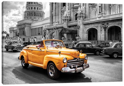 Vintage Car Driving Along Paseo de Mart  Canvas Art Print - Havana