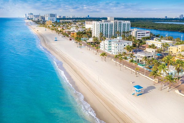 Florida: Hollywood Beach, Florida II by Susanne Kremer