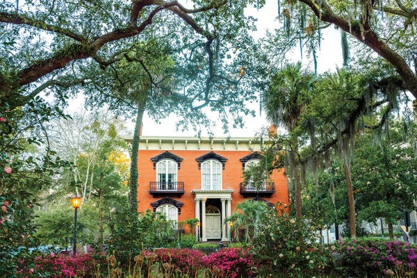 Savannah: Savannah Mansion by Susanne Kremer