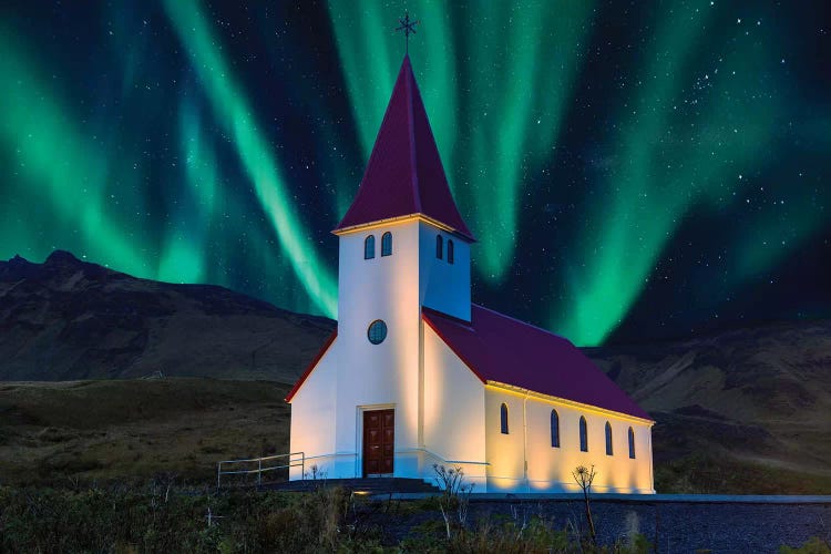 Aurora Boreallis with Church 