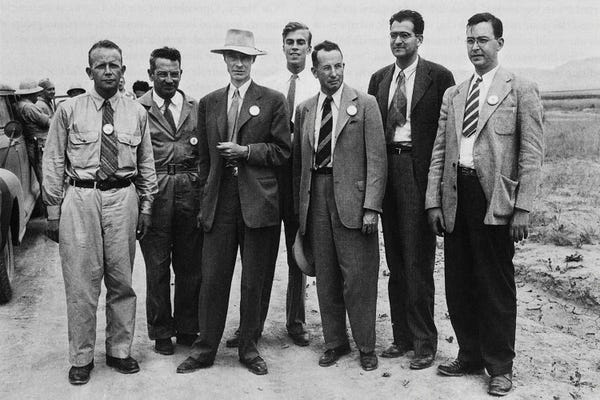 Science Photo Library: Manhattan Project Physicists by Science Photo Library