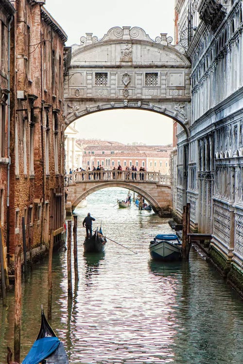 Gondolas Under Bridge Of Sighs In Venice