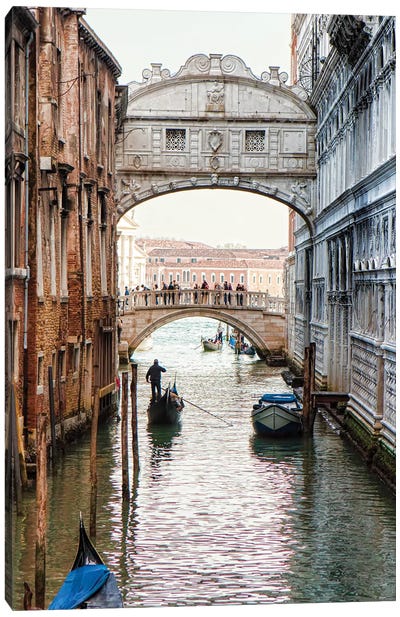Gondolas Under Bridge Of Sighs In Venice Canvas Art Print - Veneto Art