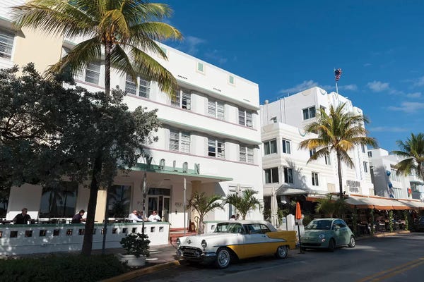 Miami Beach: Ocean Drive, South Beach, Miami Beach by Sergio Pitamitz