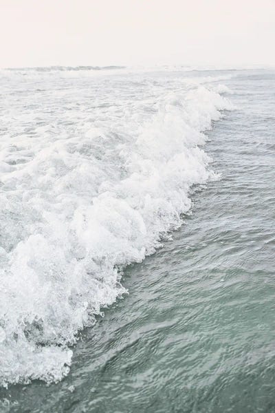 Minimalist Photography: Crashing Wave by Sisi & Seb