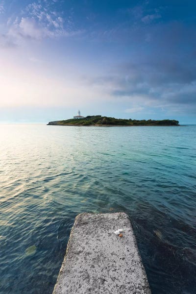 Stefan Hefele: The Lighthouse Island by Stefan Hefele