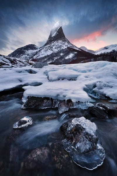 Snowy Mountains: The Throne by Stefan Hefele