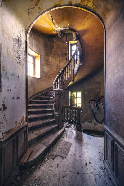 Dereliction: Golden Helix by Stefan Hefele