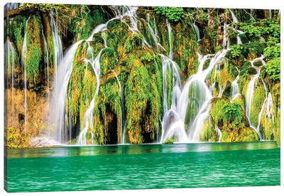 Waterfalls in the Parco Nazionale dei laghi di Plitvice Canvas Art Print