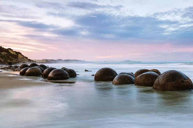 Moeraki Boulders At Sunset, Koekohe Beach, Otago, South Island, New Zealand