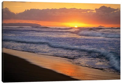 Sunset Over Polihale Beach, Kauai, Hawaii Canvas Art Print - Wave Art