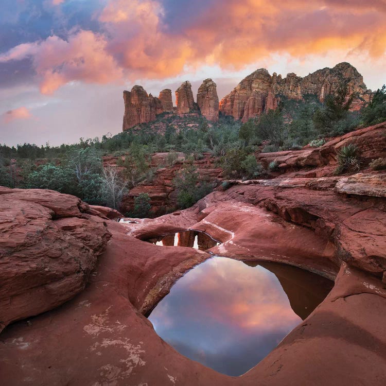 Coffee Pot Rock And The Seven Sacred Pools At Sunset, Near Sedona, Arizona