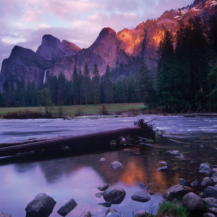 Bridal Veil Falls And The Merced River In Yosemite Valley, Yosemite National Park, California