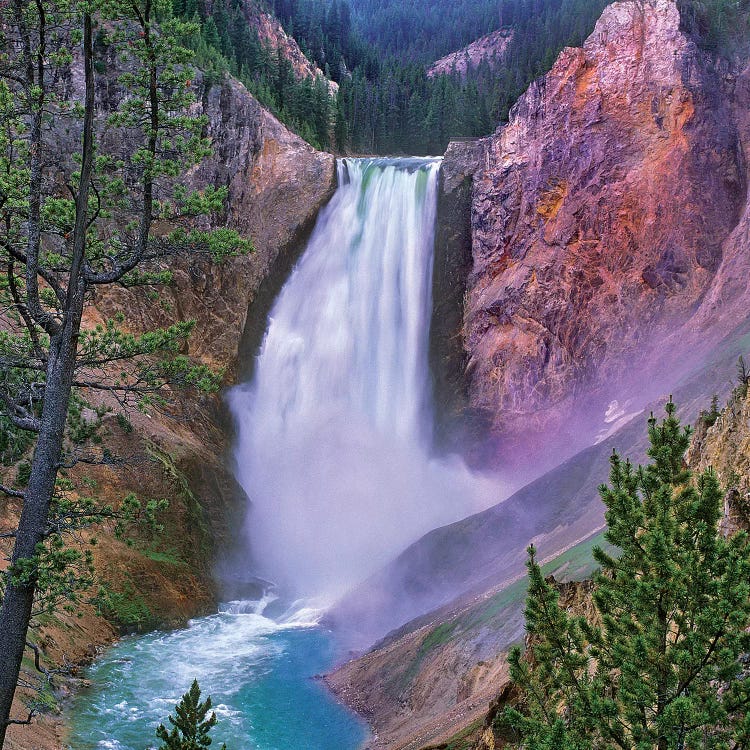 Yellowstone Falls, Yellowstone National Park, Wyoming