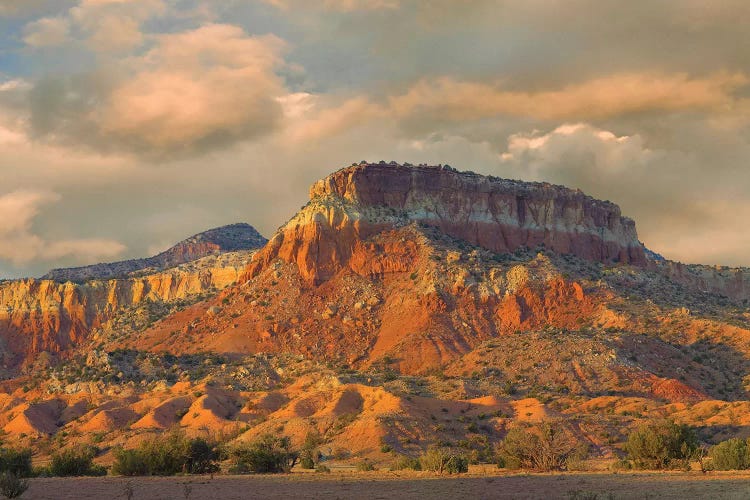 Sandstone Butte Showing Sedimentary Rock Layers, New Mexico