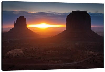 The Famous Mitten Formations In Monument Valley, Utah Canvas Art Print