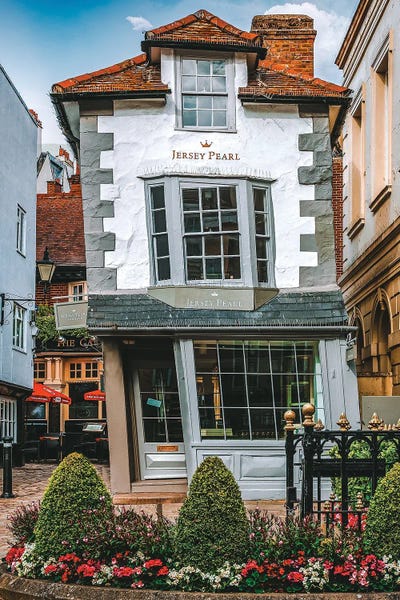 Crooked House
