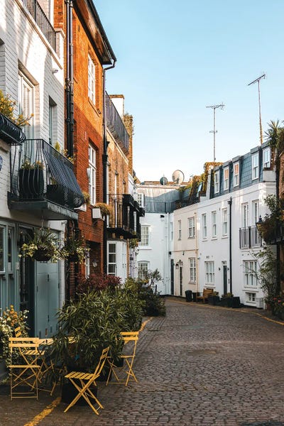 The Urbanteller: London Alley by The Urbanteller