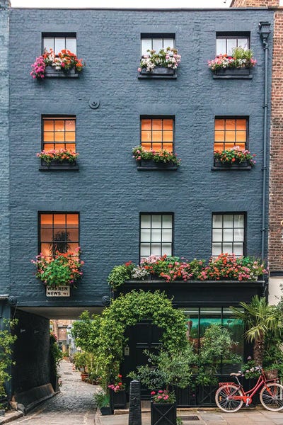 The Urbanteller: Warren Mews - London by The Urbanteller