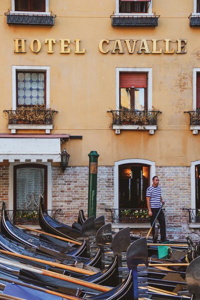 Alexandre Venancio: A Hotel In Venice by Alexandre Venancio