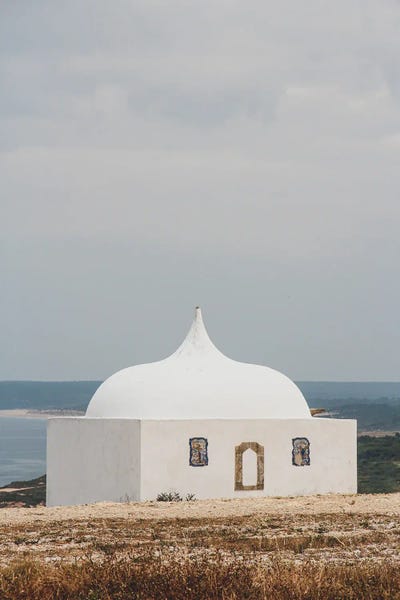 Alexandre Venancio: Portugal Remote House by Alexandre Venancio