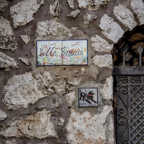 Masonry: Cave Canem by Alexandre Venancio